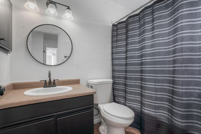 1633 Twinberry Drive NE, Rio Rancho, NM 87144