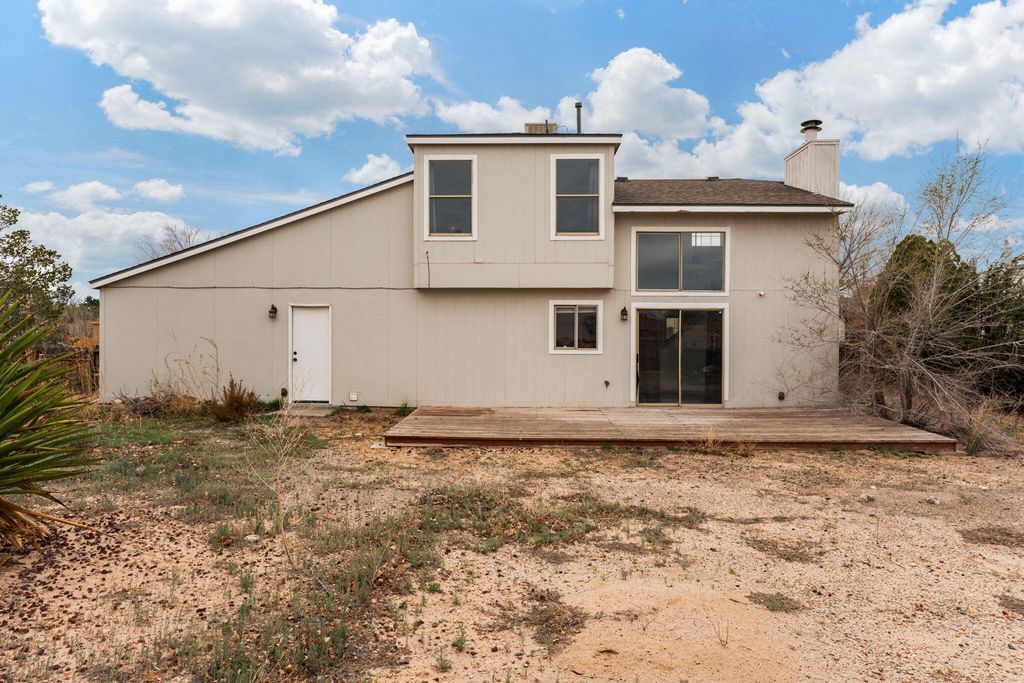 Image 27 of property listing at 1633 Twinberry Drive NE, Rio Rancho, NM 87144
