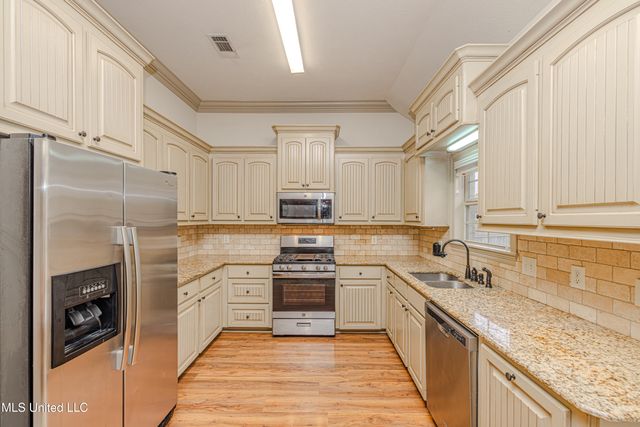 890 Willow Grande Circle, Brandon, MS 39047