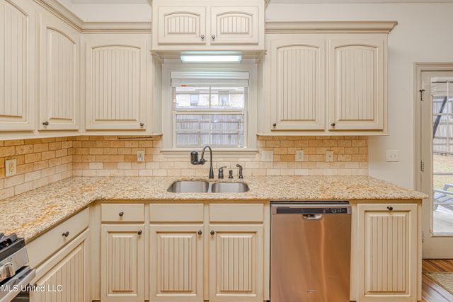 890 Willow Grande Circle, Brandon, MS 39047