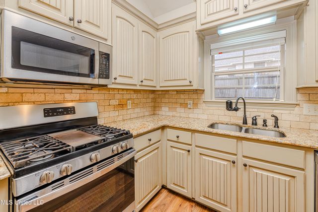 890 Willow Grande Circle, Brandon, MS 39047