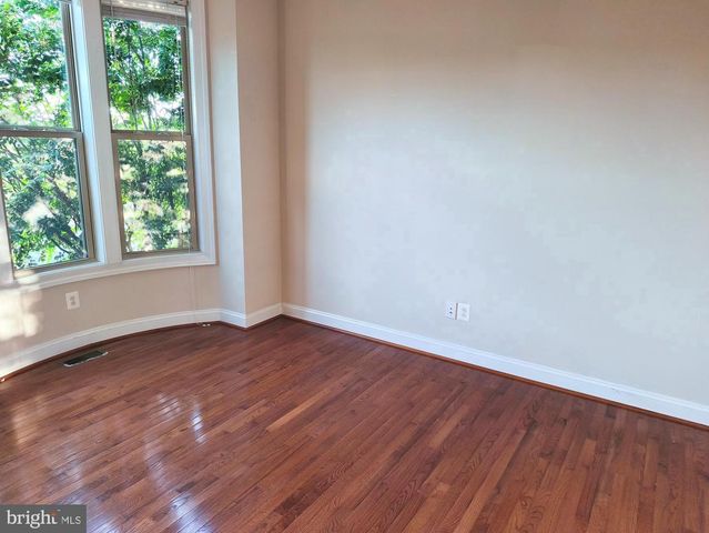 20792 EXCHANGE ST, Ashburn, VA 20147