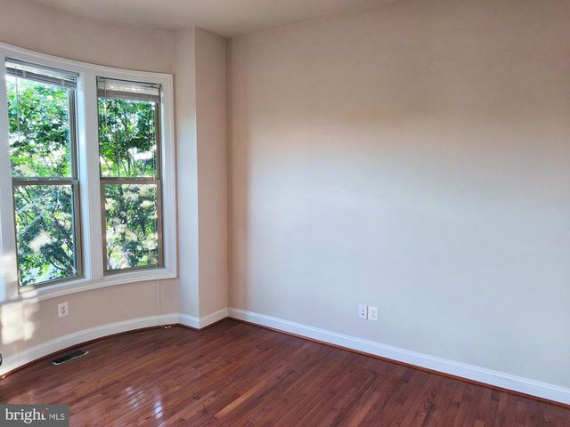 20792 EXCHANGE ST, Ashburn, VA 20147