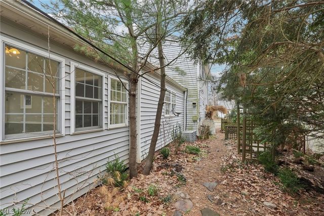 26626 Osborn Road, Bay Village, OH 44140