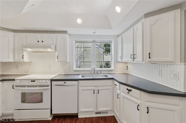 26626 Osborn Road, Bay Village, OH 44140