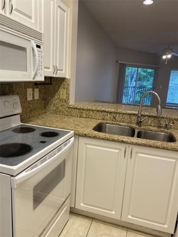 10028 STRAFFORD OAK COURT 722, Tampa, FL 33624