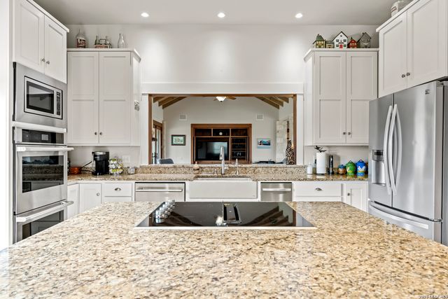 957 Cedar Hills, Fredericksburg, TX 78624