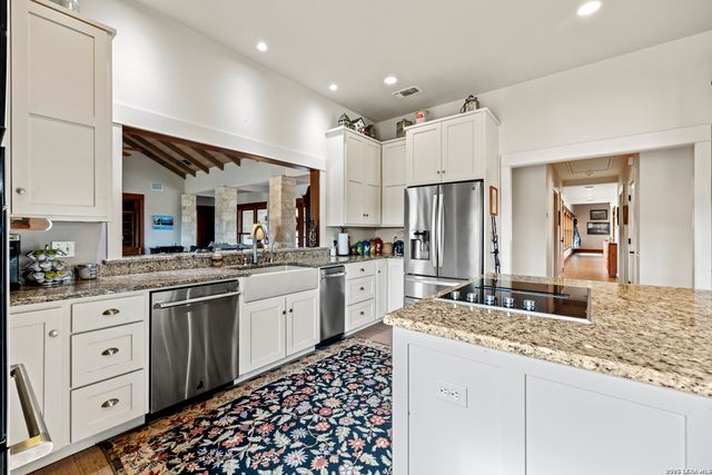 957 Cedar Hills, Fredericksburg, TX 78624