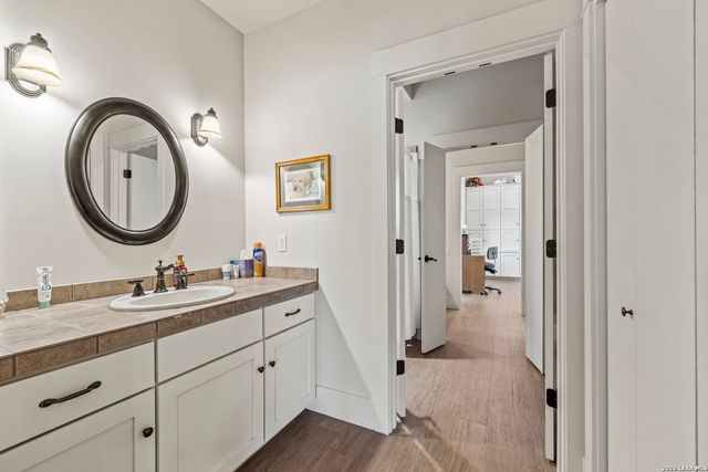 957 Cedar Hills, Fredericksburg, TX 78624