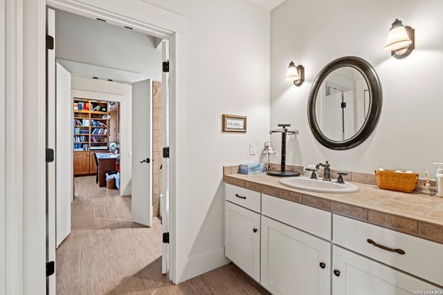 957 Cedar Hills, Fredericksburg, TX 78624