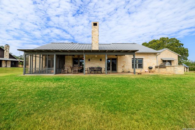 957 Cedar Hills, Fredericksburg, TX 78624