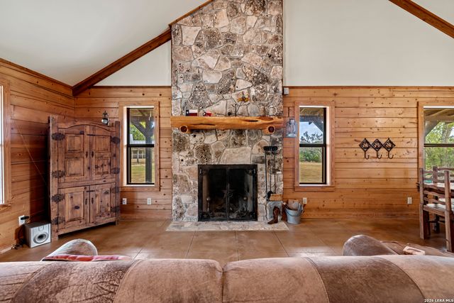 957 Cedar Hills, Fredericksburg, TX 78624