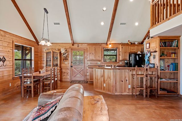 957 Cedar Hills, Fredericksburg, TX 78624