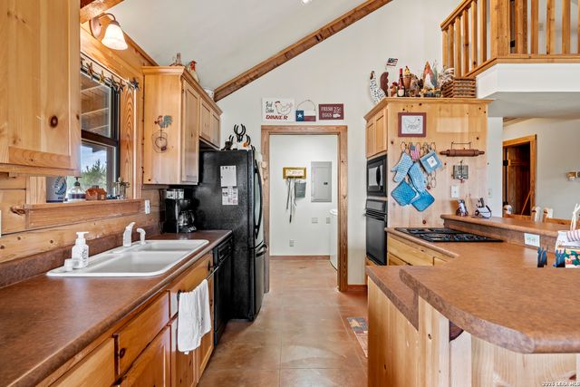 957 Cedar Hills, Fredericksburg, TX 78624