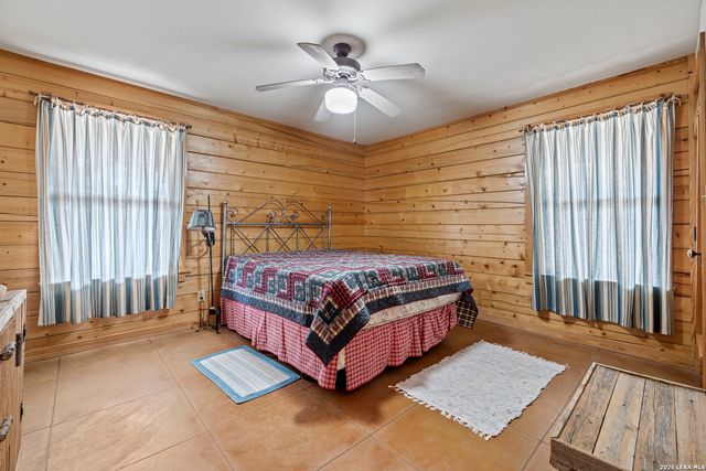 957 Cedar Hills, Fredericksburg, TX 78624