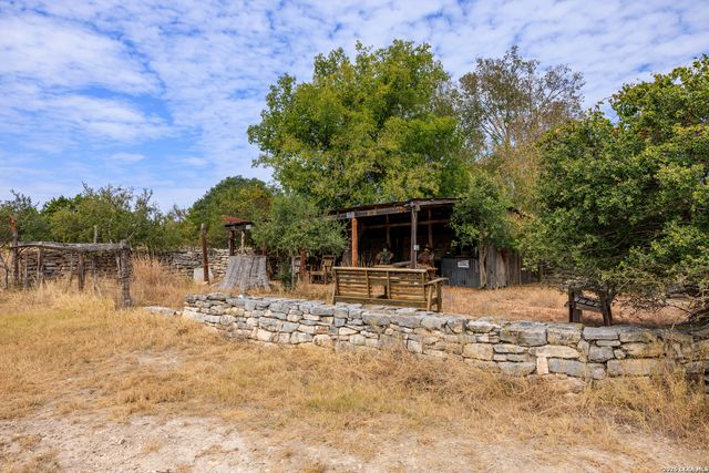 957 Cedar Hills, Fredericksburg, TX 78624