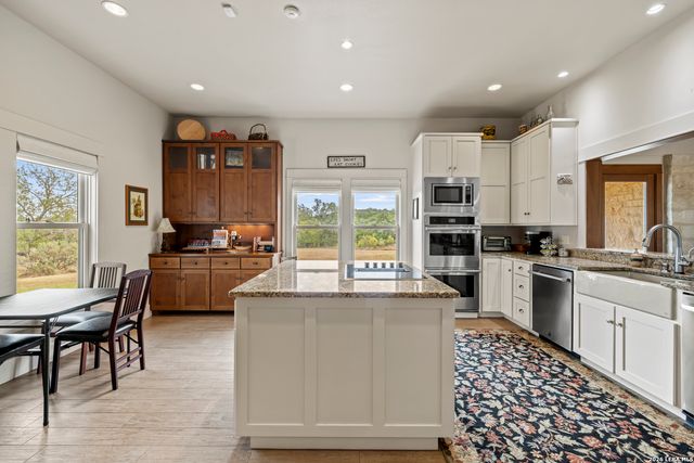 957 Cedar Hills, Fredericksburg, TX 78624