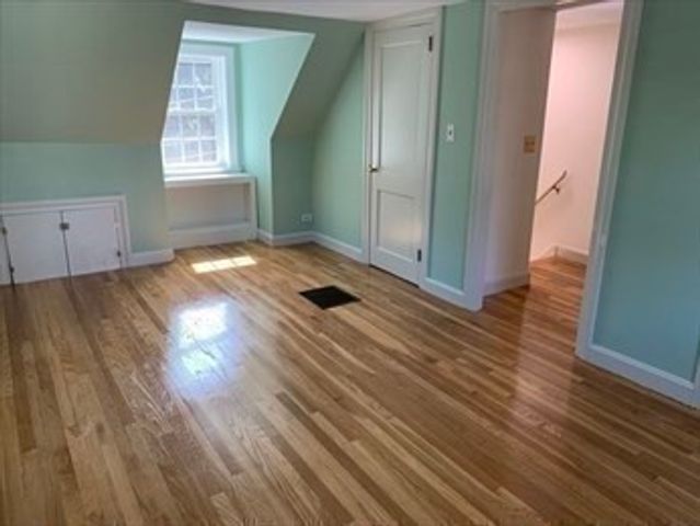 5 Eliot Rd, Needham, MA 02494