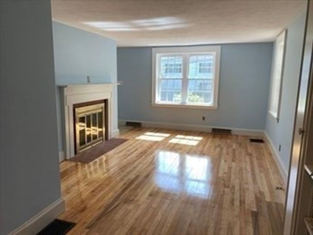 5 Eliot Rd, Needham, MA 02494