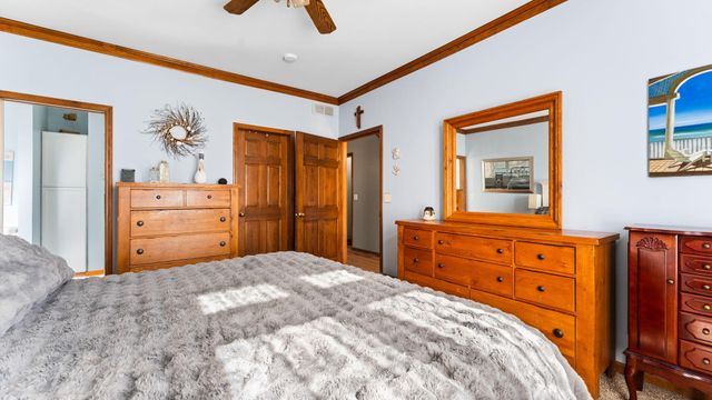 9109 Pine Hill Court, Saline, MI 48176