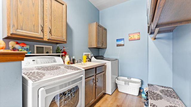 9109 Pine Hill Court, Saline, MI 48176