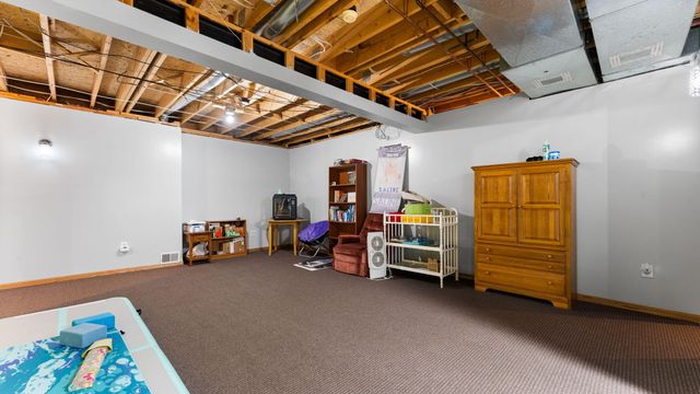 9109 Pine Hill Court, Saline, MI 48176