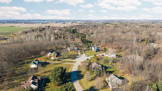 9109 Pine Hill Court, Saline, MI 48176