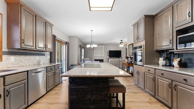9109 Pine Hill Court, Saline, MI 48176