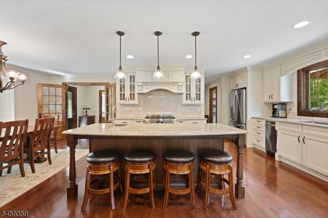 74 Grayrock Rd, Clinton Twp., NJ 08809