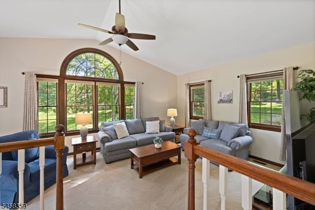 74 Grayrock Rd, Clinton Twp., NJ 08809