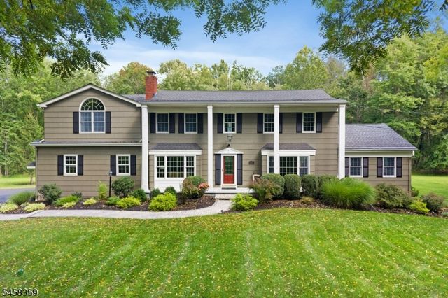74 Grayrock Rd, Clinton Twp., NJ 08809