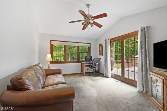 74 Grayrock Rd, Clinton Twp., NJ 08809