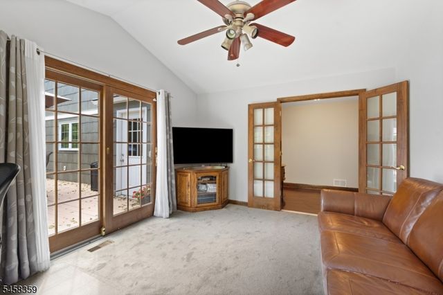 74 Grayrock Rd, Clinton Twp., NJ 08809