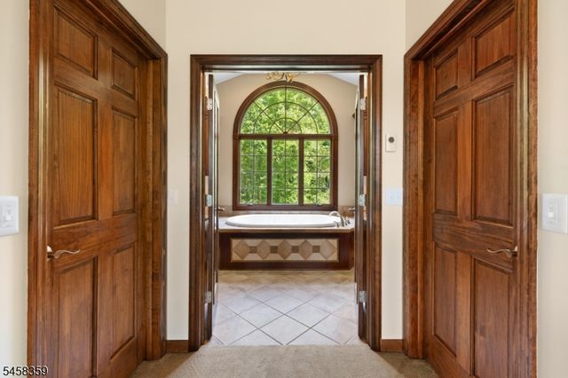 74 Grayrock Rd, Clinton Twp., NJ 08809