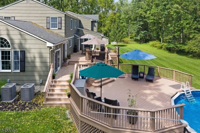 74 Grayrock Rd, Clinton Twp., NJ 08809