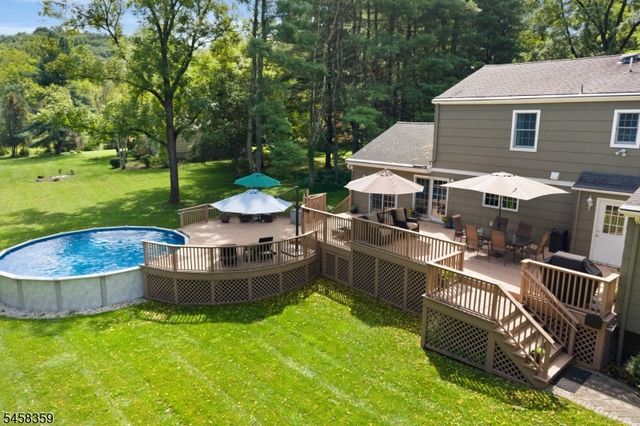 74 Grayrock Rd, Clinton Twp., NJ 08809