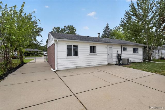 26990 Leroy Street, Taylor, MI 48180