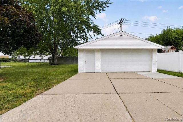 26990 Leroy Street, Taylor, MI 48180
