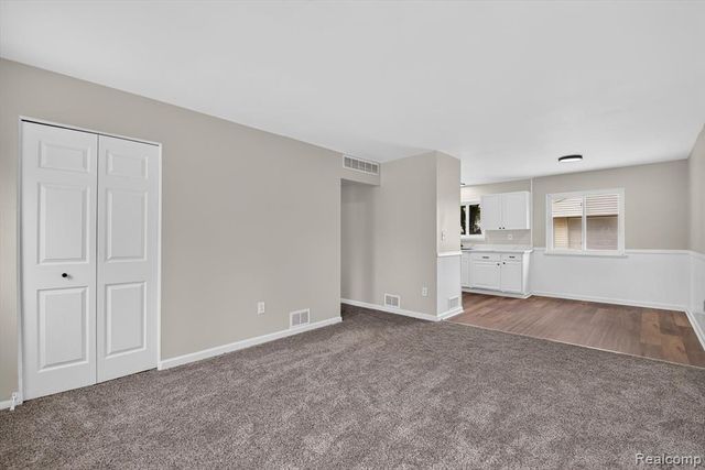 26990 Leroy Street, Taylor, MI 48180