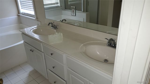8755 RIDGESTONE Court, Montgomery, AL 36117