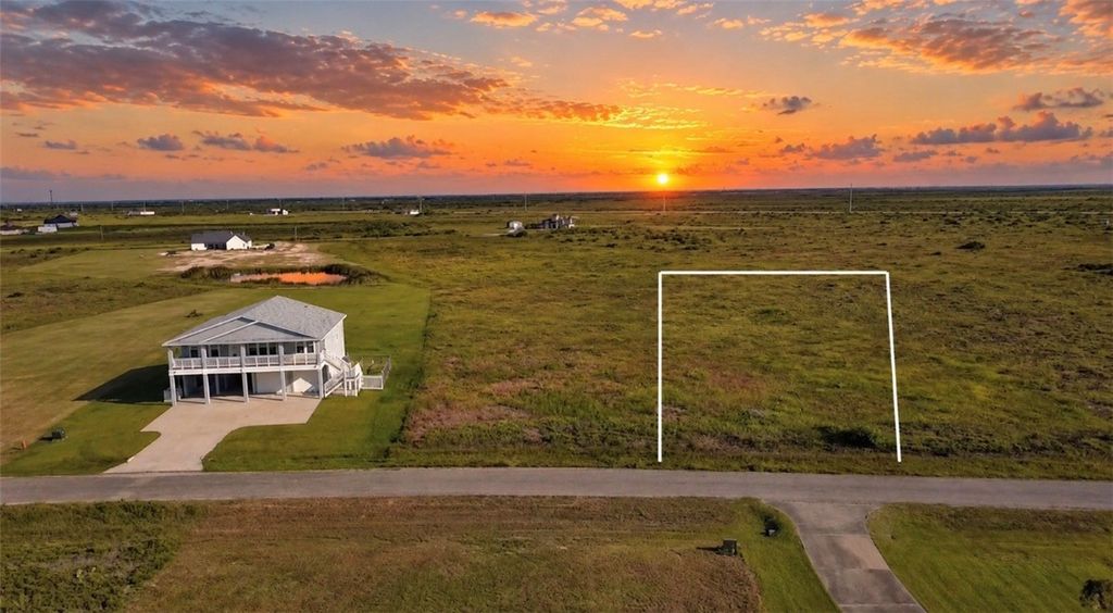 140 Sunrise Dr, Rockport, TX 78382 — exterior