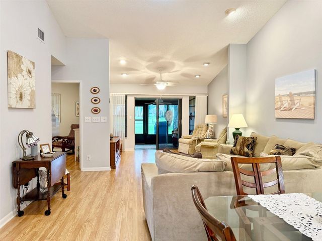 5462 Palm Springs Lane A, Boynton Beach, FL 33437