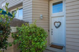 909 Gilbert Lane, Ventura, CA 93003