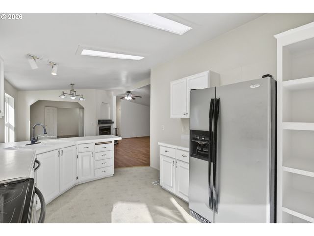 6396 KALAMA RIVER Rd, Kalama, WA 98625