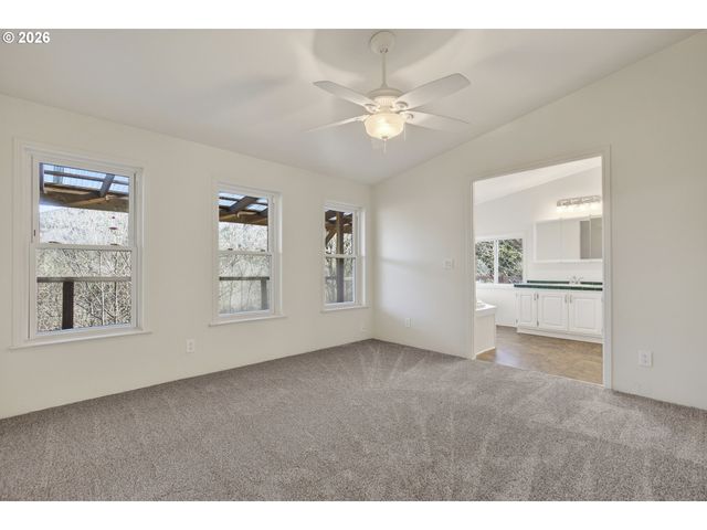 6396 KALAMA RIVER Rd, Kalama, WA 98625