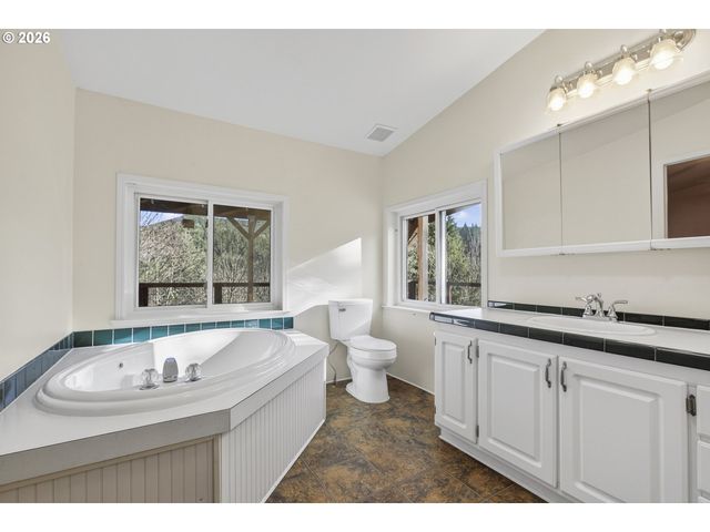 6396 KALAMA RIVER Rd, Kalama, WA 98625