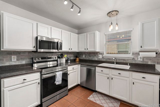 10623 Shaenmeadow, San Antonio, TX 78254