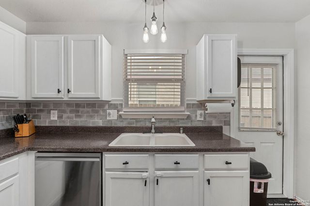10623 Shaenmeadow, San Antonio, TX 78254
