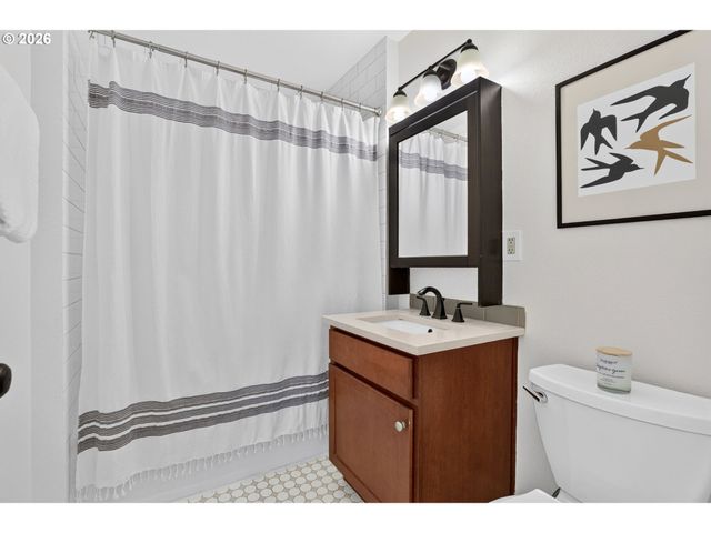 4440 Ne 77TH Ave, Portland, OR 97218