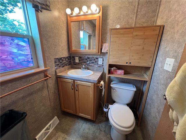 824 Forest Park Avenue, Middletown, RI 02842